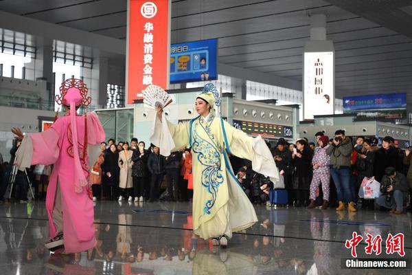【爆料網站】隊員們身著一致服裝