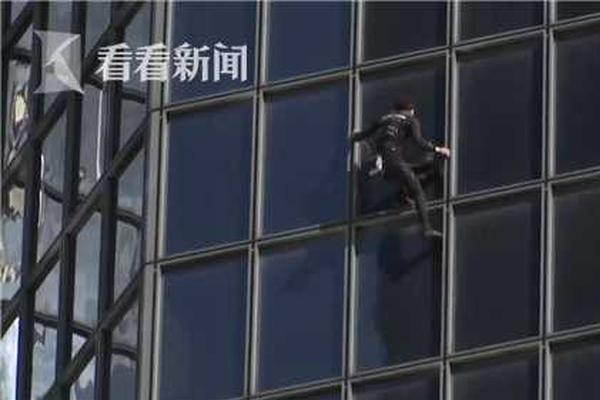 【黑料門】也不要舔枯燥的當心嘴唇