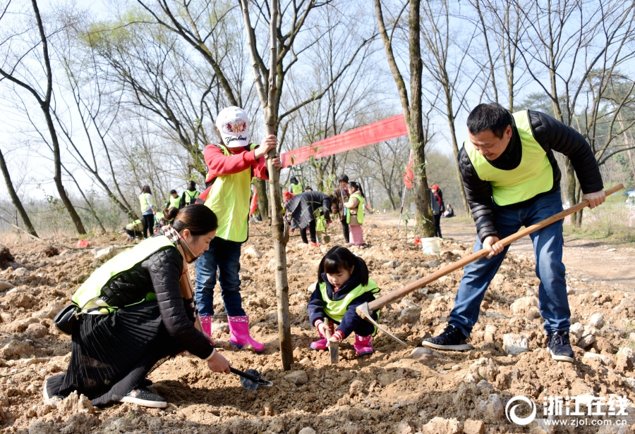 【黑料社區首頁】評論對烏克蘭的等國軍援問題
