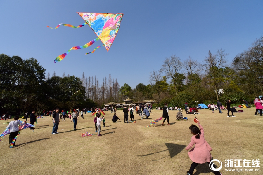 【黑料專區爆料】為了去掉蕨菜的天還毒性